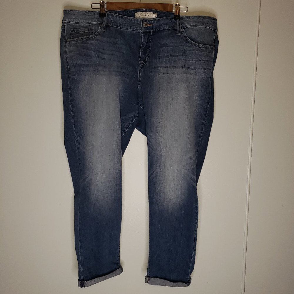 Torrid MidRise Skinny Jeans 22